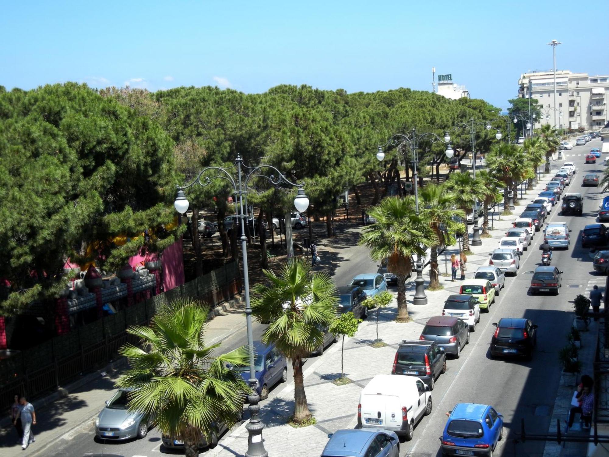 B&B La Pineta Reggio di Calabria Exteriör bild